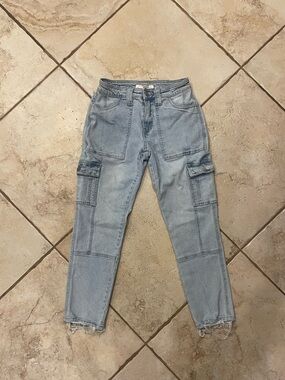 KanCan Light Blue Cargo Boyfriend Jeans with Frayed Hem Size 0/23